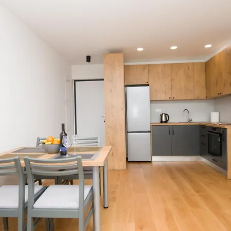 Sea Note-makarska By Guide *