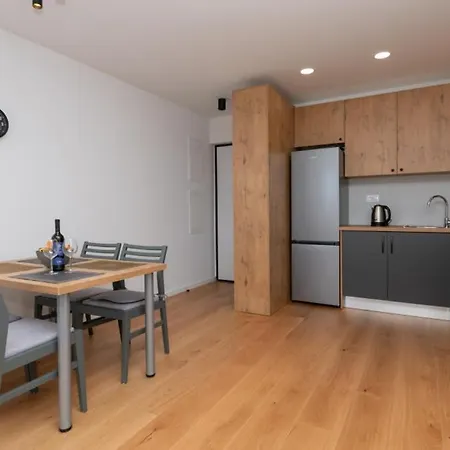 Sea Note-makarska By Guide *