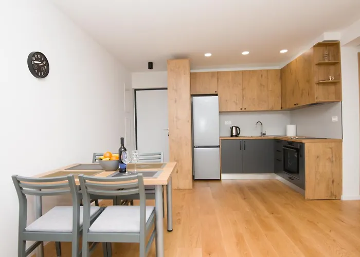 Sea Note-makarska By Guide *